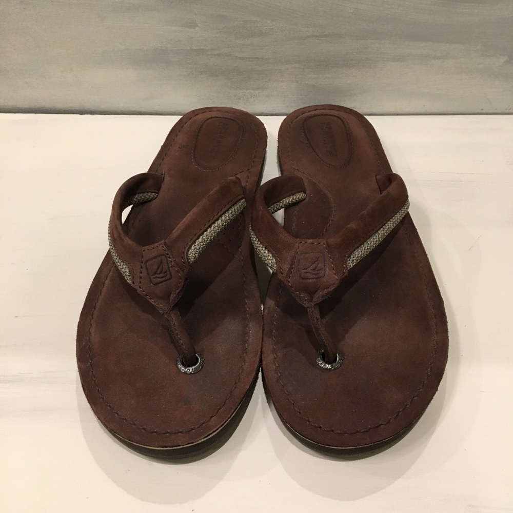 Brown leather Sperry flip flops